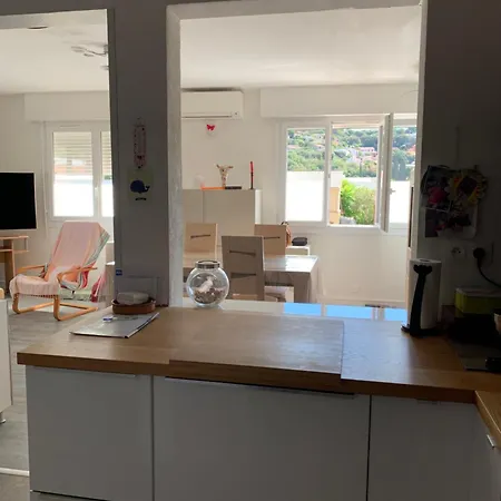 6 Pers Climatise - Centre A 15 Min De La - 75m2 - 3 - Terrasse -calme - Parking