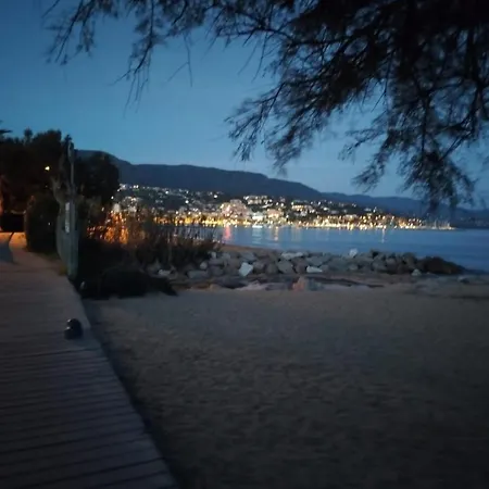 Апартаменти 6 Pers Climatise - Centre A 15 Min De La - 75m2 - 3 - Terrasse -calme - Parking Ле-Лаванду