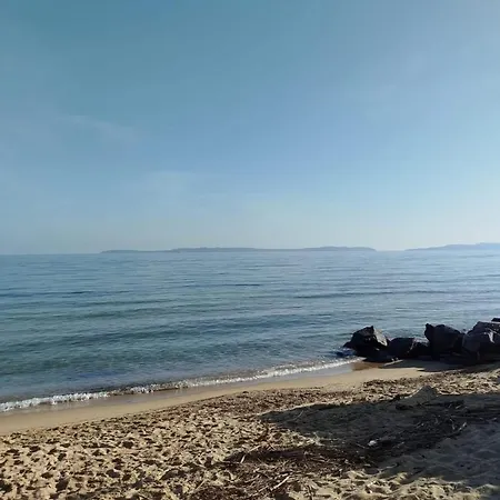 6 Pers Climatise - Centre A 15 Min De La - 75m2 - 3 - Terrasse -calme - Parking Апартаменти *