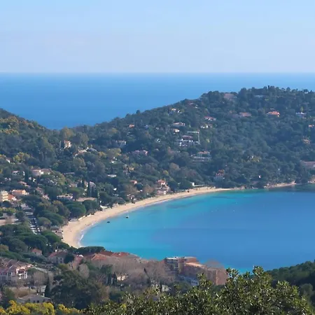 6 Pers Climatise - Centre A 15 Min De La - 75m2 - 3 - Terrasse -calme - Parking