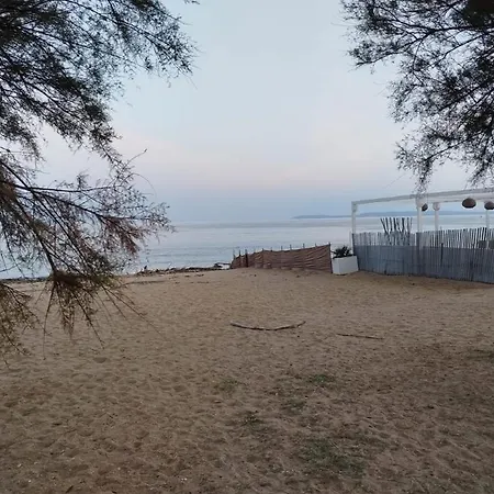 6 Pers Climatisé - Centre à 15 Min De La - 75m2 - 3 - Terrasse -calme - Parking Apartamento Le Lavandou