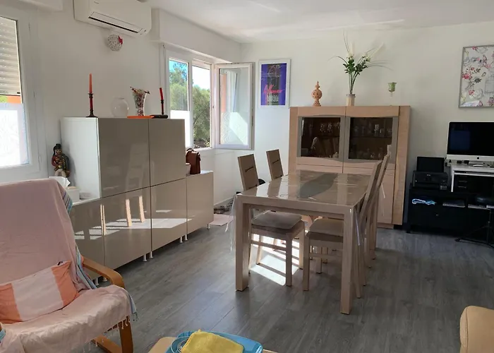 6 Pers Climatisé - Centre à 15 Min De La - 75m2 - 3 - Terrasse -calme - Parking * Le Lavandou