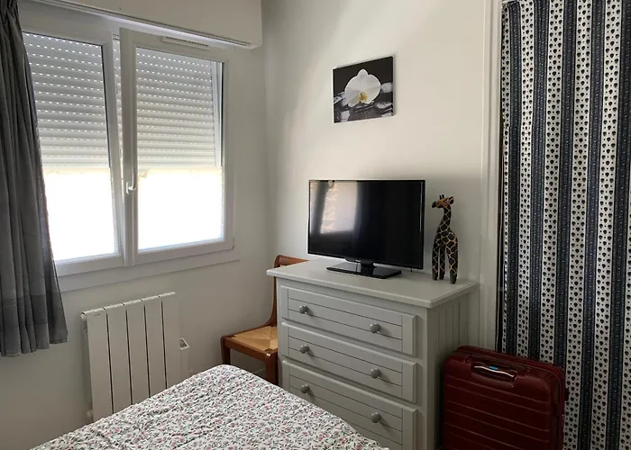 Apartmán 6 Pers Climatise - Centre A 15 Min De La - 75m2 - 3 - Terrasse -calme - Parking Le Lavandou