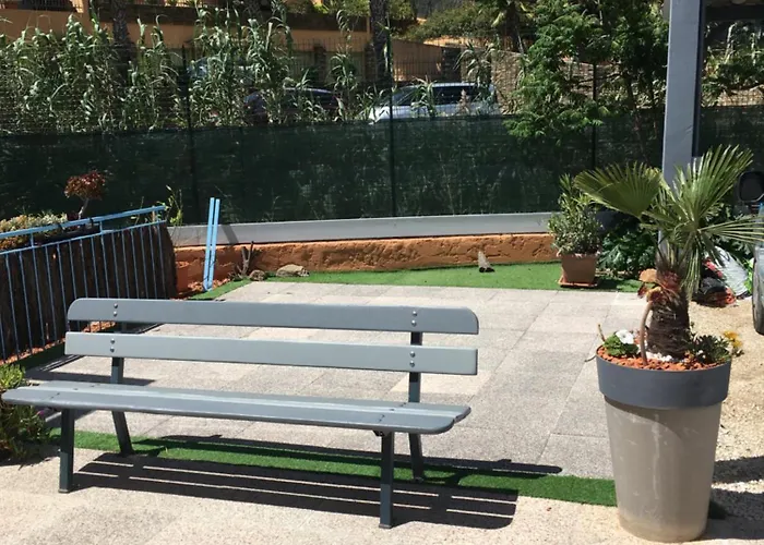 6 Pers Climatise - Centre A 15 Min De La - 75m2 - 3 - Terrasse -calme - Parking * Le Lavandou