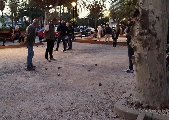 6 Pers Climatisé - Centre à 15 Min De La - 75m2 - 3 - Terrasse -calme - Parking Appartamento