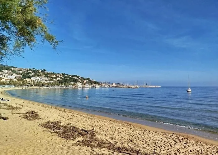 Apartmán 6 Pers Climatise - Centre A 15 Min De La - 75m2 - 3 - Terrasse -calme - Parking Le Lavandou