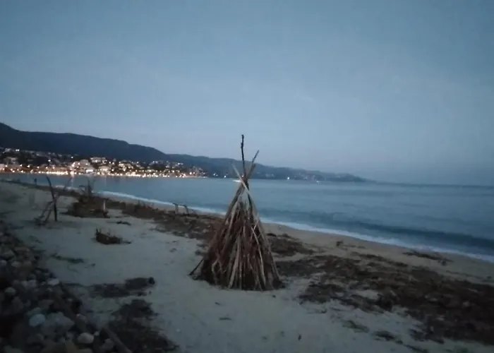 6 Pers Climatise - Centre A 15 Min De La - 75m2 - 3 - Terrasse -calme - Parking * Le Lavandou