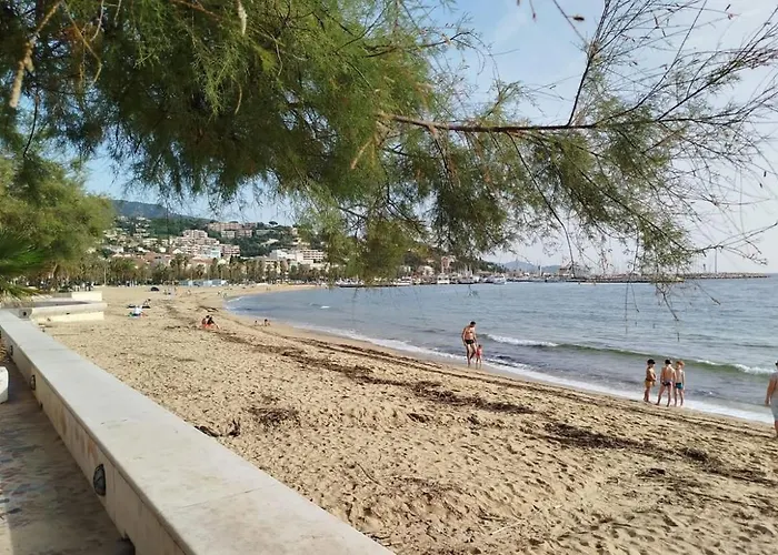 6 Pers Climatise - Centre A 15 Min De La - 75m2 - 3 - Terrasse -calme - Parking